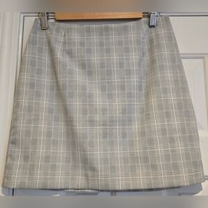 NWT Women's H&M size 6 Grey Plaid lined Mini Skirt Zip Closure